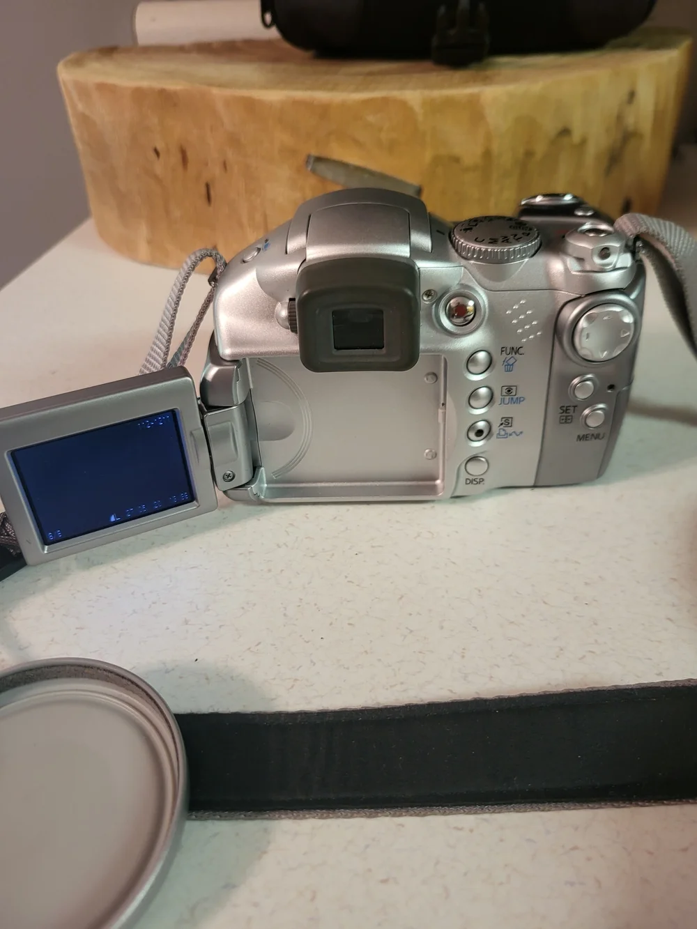 Canon PowerShot S2 IS 5.0MP Digital Camera - Silver W/ Case